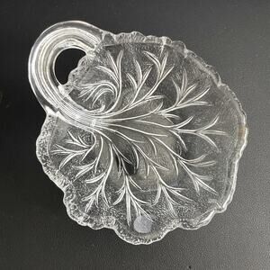 Vintage Indiana Glass Clear Pebble Leaf Nappy Bowl w/ Handle EUC‎